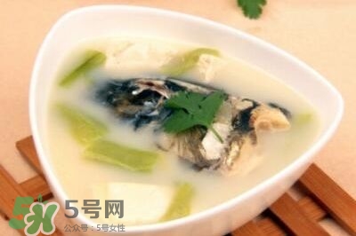 產(chǎn)婦鯽魚湯什么時候喝？產(chǎn)婦鯽魚湯放調(diào)料嗎？