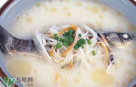 產(chǎn)婦鯽魚湯什么時候喝？產(chǎn)婦鯽魚湯放調(diào)料嗎？