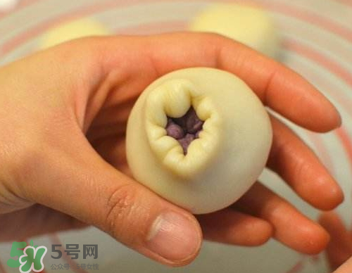 蛋黃酥油皮怎么揉出膜？蛋黃酥油皮不出膜怎么辦？
