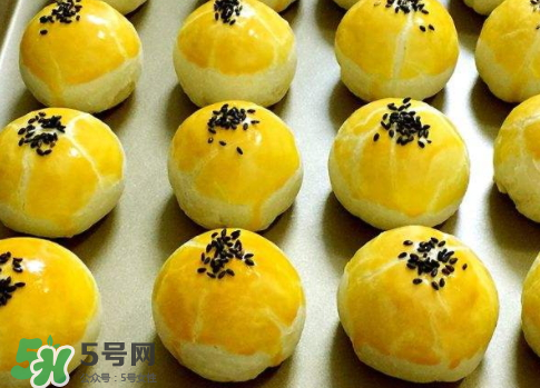 蛋黃酥可以放冰箱嗎？蛋黃酥放冰箱好吃嗎？