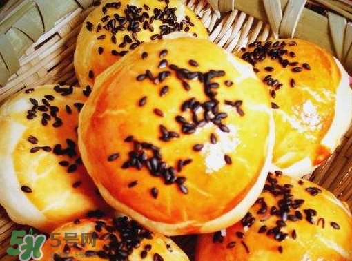蛋黃酥用什么面粉？蛋黃酥能用低筋面粉嗎？