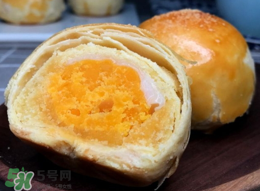 蛋黃酥可以用黃油嗎？蛋黃酥用豬油還是黃油？