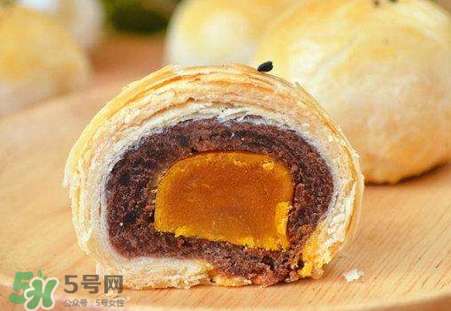 蛋黃酥可以用黃油嗎？蛋黃酥用豬油還是黃油？