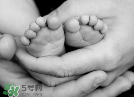 剪臍帶是寶寶疼還是媽媽疼？剪臍帶孕婦會痛嗎？