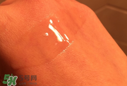 護(hù)發(fā)精油能不能抹頭皮？護(hù)發(fā)精油的危害