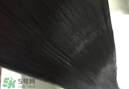 護(hù)發(fā)精油能不能抹頭皮？護(hù)發(fā)精油的危害