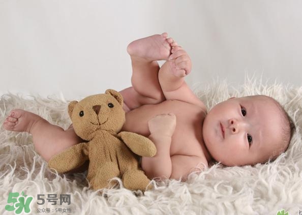 寶寶驚厥是什么癥狀？如何區(qū)別寶寶驚厥和驚跳？