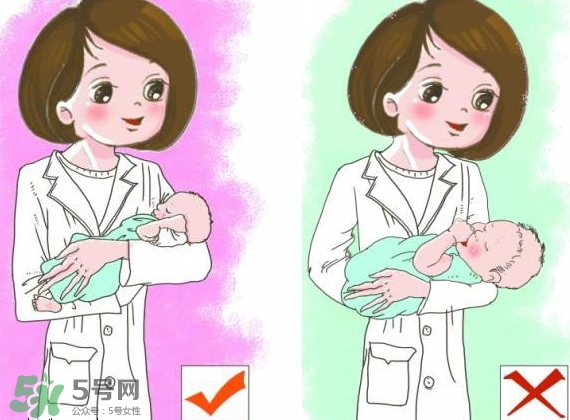 抱新生兒可以晃動嗎？抱新生兒的正確方法圖