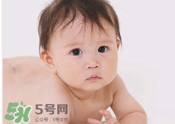 剛出生的寶寶要注意什么？剛出生的寶寶要準備哪些東西？