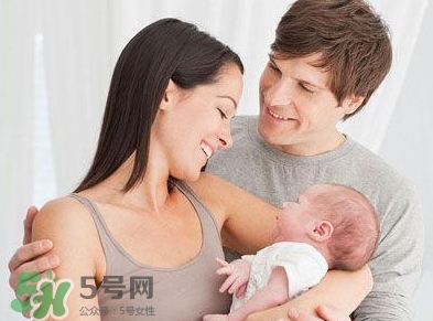 新生寶寶怎么抱？新生寶寶可以豎著抱嗎？