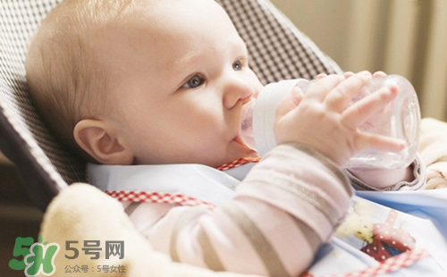 寶寶奶粉過(guò)敏什么原因？奶粉過(guò)敏的識(shí)別和處理