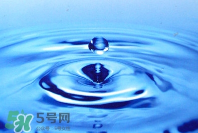 國家飲用水標(biāo)準(zhǔn)是什么？飲用水和礦泉水的區(qū)別