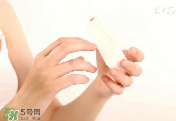 指甲上沒有月牙是缺什么？指甲上沒有月牙怎么補(bǔ)？