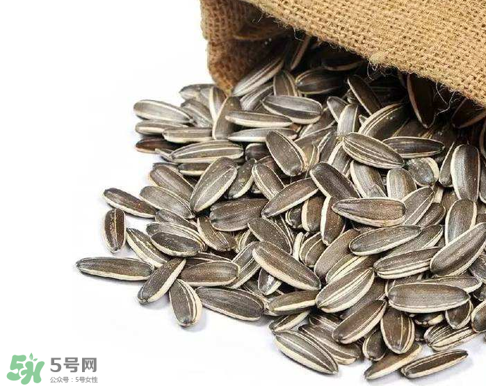 葵花籽是發(fā)物嗎？葵花籽致癌嗎？
