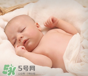 寶寶多大可以剪指甲？寶寶剪指甲的正確方法