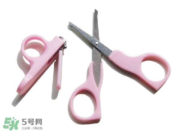 未滿月的寶寶可以剪指甲嗎？寶寶多久剪一次指甲？