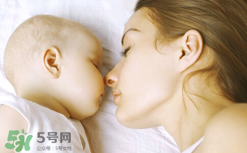 母乳到什么時(shí)候就沒營(yíng)養(yǎng)了？母乳什么時(shí)候斷最好？