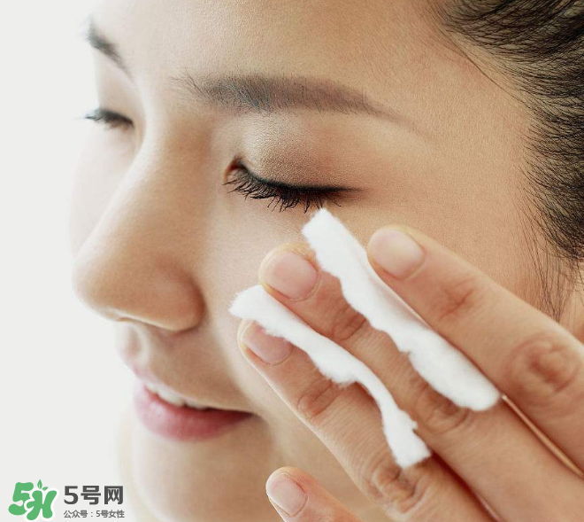 美白水可以去痘印嗎？人們對化妝水有哪些誤區(qū)？