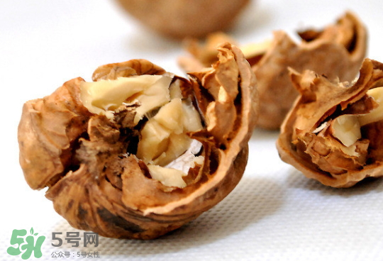 吃核桃能除濕嗎？濕氣重可以吃核桃嗎？