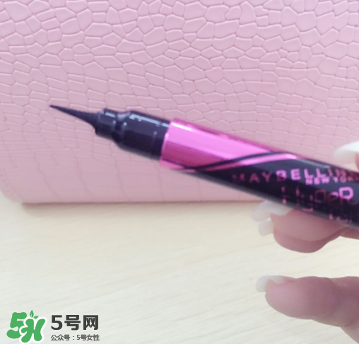 美寶蓮眼線(xiàn)液筆怎么樣？美寶蓮眼線(xiàn)液筆暈染嗎？