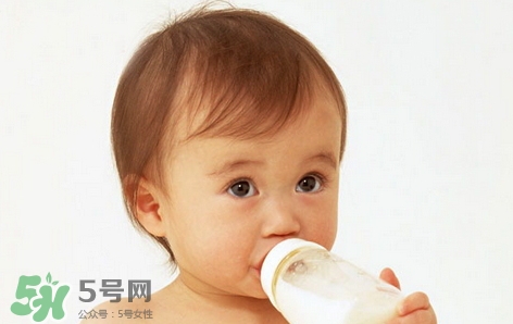要上班了寶寶吃母乳怎么辦？要上班了寶寶不吃奶瓶怎么辦？