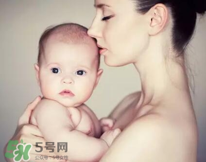 母乳到什么時(shí)候就沒營(yíng)養(yǎng)了？母乳什么時(shí)候斷最好？