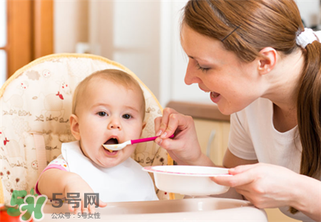 母乳喂養(yǎng)不能吃哪些東西？母乳喂養(yǎng)媽媽飲食注意事項(xiàng)