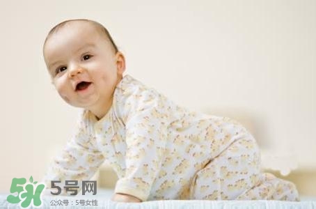 寶寶睡覺突然大哭是什么原因？寶寶睡覺突然哭醒怎么辦？