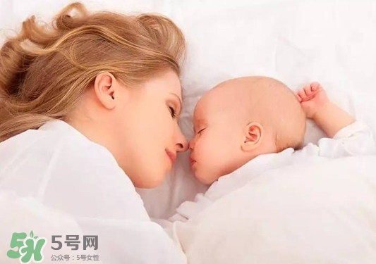 怎么哄寶寶入睡？哄寶寶睡覺(jué)的方法