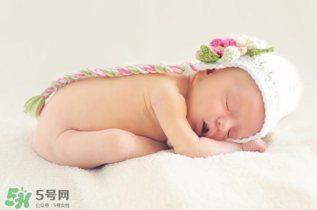 寶寶張嘴睡覺怎么回事？寶寶張嘴睡覺怎么糾正？