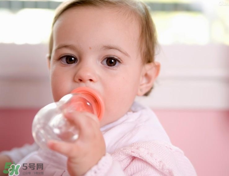要上班了寶寶吃母乳怎么辦？要上班了寶寶不吃奶瓶怎么辦？