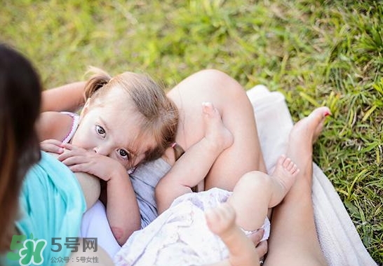 母乳能做什么？母乳可以放冰箱保鮮多久？