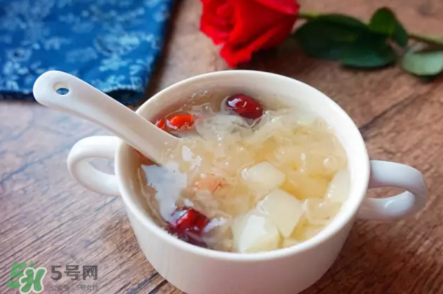 秋季養(yǎng)生食譜有哪些？秋季健康靠這些