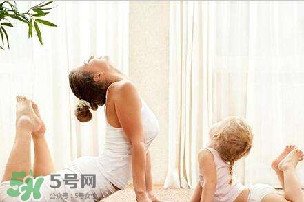產(chǎn)后做什么運(yùn)動(dòng)好？產(chǎn)后做瑜伽好處多
