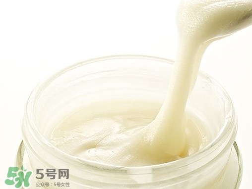 椴樹蜜是什么顏色？椴樹蜜是白色的嗎