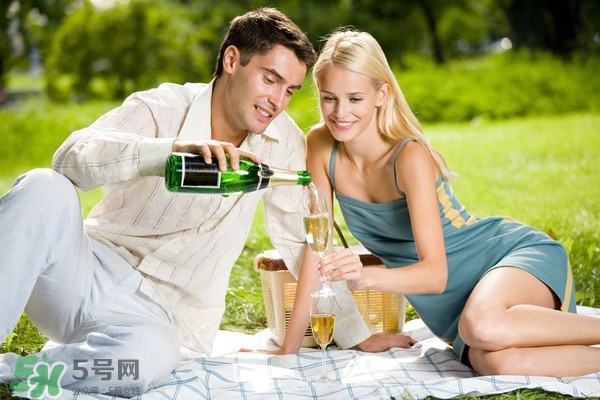 剖腹產(chǎn)后同房為什么會痛出血怎么辦？