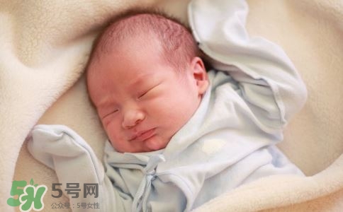 寶寶定型枕有用嗎什么時候用？