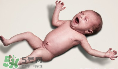 生孩子臍帶怎么剪？臍帶晚剪有什么影響？