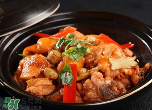 美國(guó)黃燜雞米飯為什么那么貴？美國(guó)黃燜雞米飯多少錢一份？