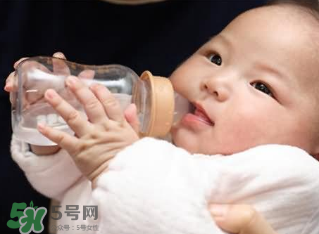 寶寶喝礦泉水好還是自來水好？寶寶喝哪種水好？