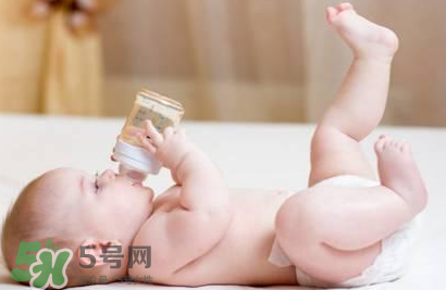 寶寶喝礦泉水好還是自來水好？寶寶喝哪種水好？
