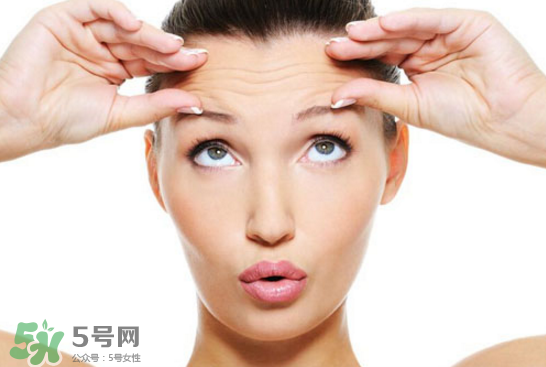 抬頭紋太重怎么辦？撫平抬頭紋只需這幾招