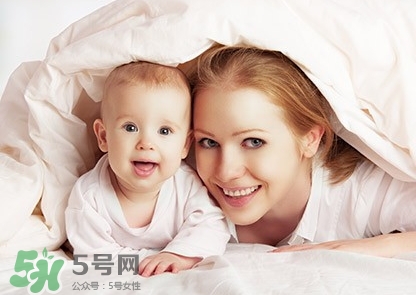 寶寶發(fā)燒出汗后可以洗澡嗎？寶寶發(fā)燒出汗好嗎？