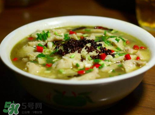 鰱魚(yú)可以做酸菜魚(yú)嗎？鰱魚(yú)怎么做酸菜魚(yú)？