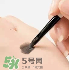 眼線膏和眼線液筆哪個好用？眼線膏和眼線液新人這樣選擇