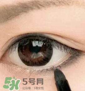 眼線膏和眼線液筆哪個好用？眼線膏和眼線液新人這樣選擇