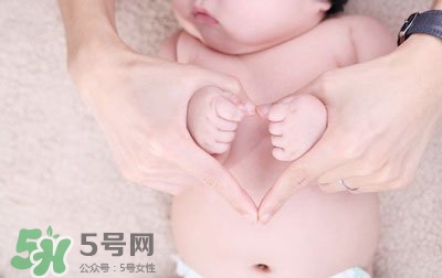 生孩子臍帶怎么剪？臍帶晚剪有什么影響？