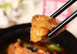 美國黃燜雞米飯為什么那么貴？美國黃燜雞米飯多少錢一份？