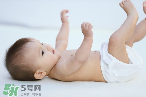 生孩子臍帶怎么剪？臍帶晚剪有什么影響？