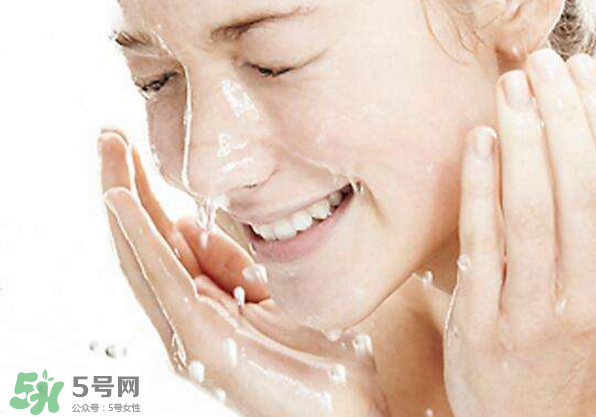 正確敷面膜的時間是多少？敷面膜小知識
